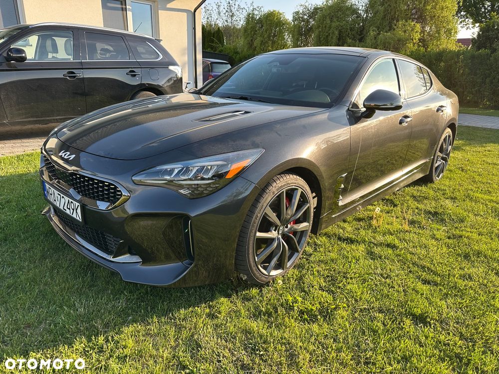 Kia Stinger - 12