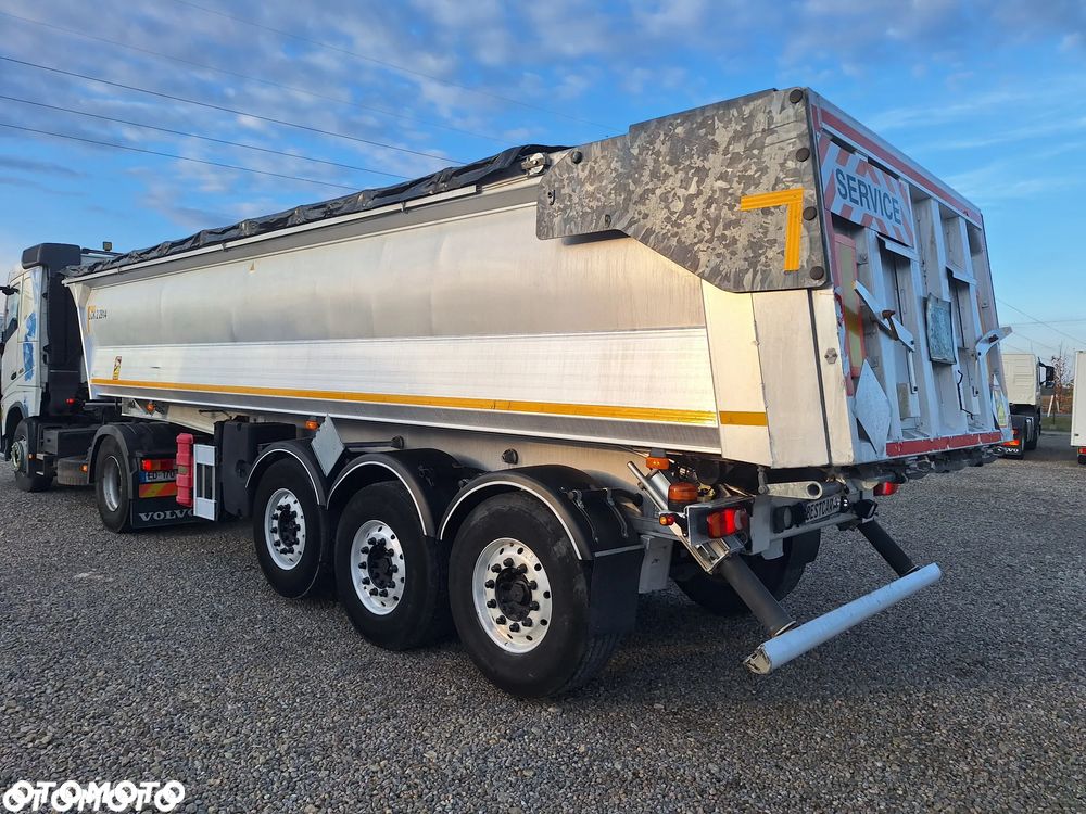 Benalu 28m3 / 2013 / 2 osie podnoszone / Import Francja - 2