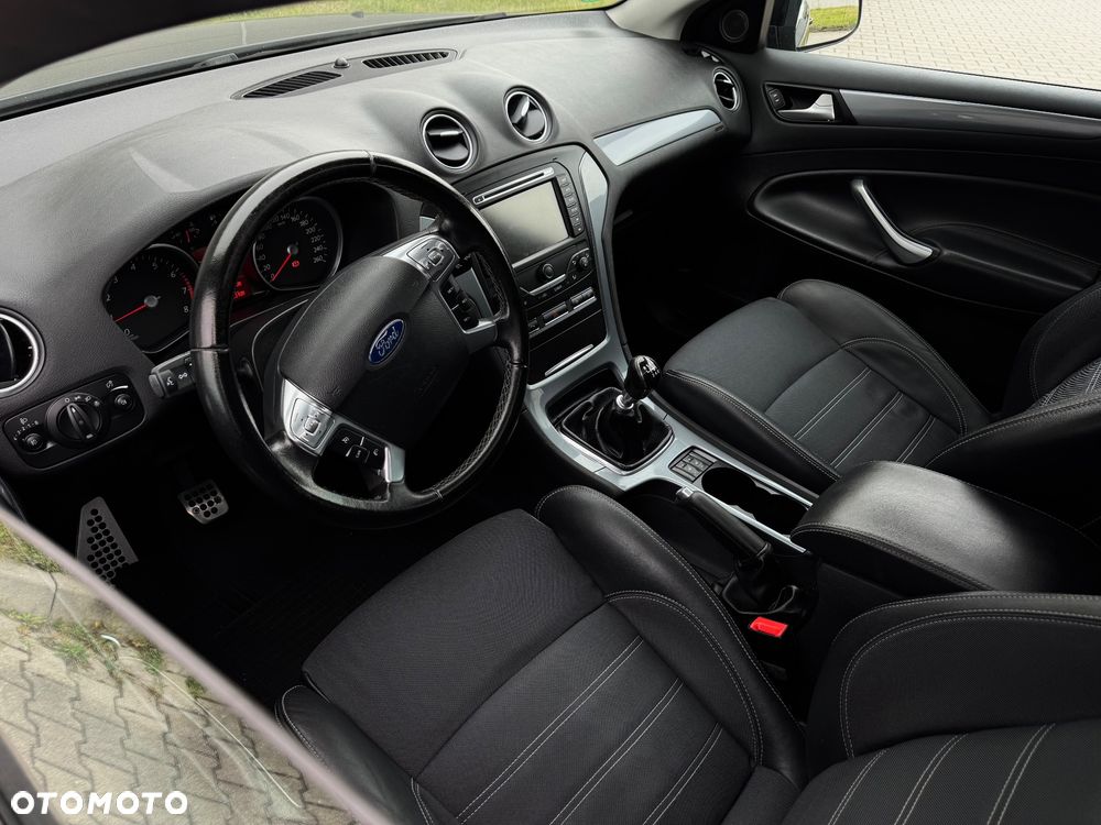 Ford Mondeo - 21