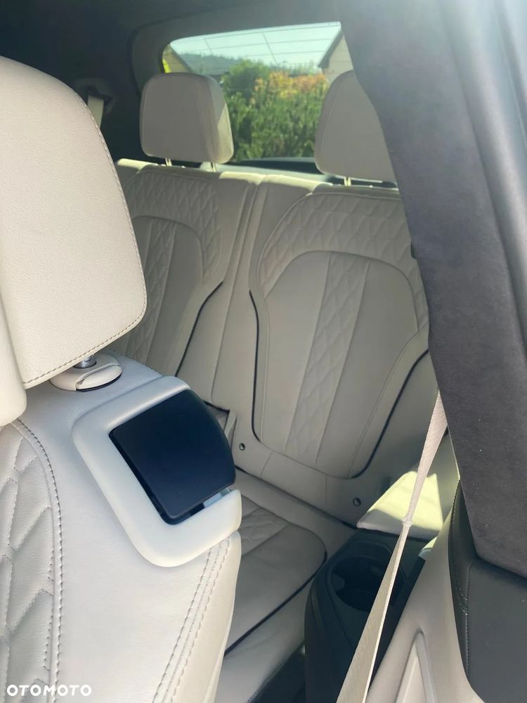 BMW X7 - 13
