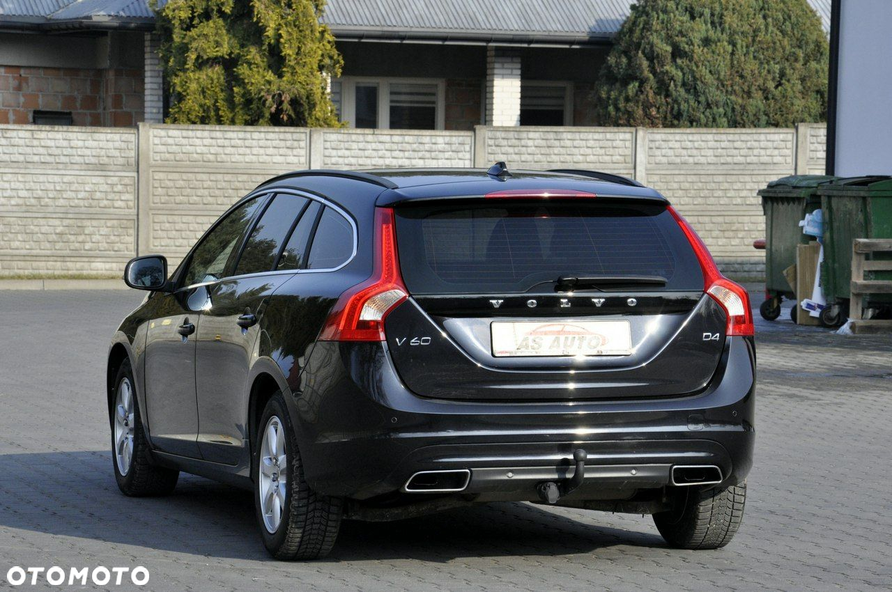 Volvo V60 D4 Drive-E Momentum - 3