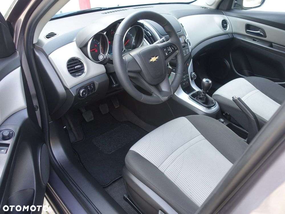 Chevrolet Cruze 1.6 LT - 6