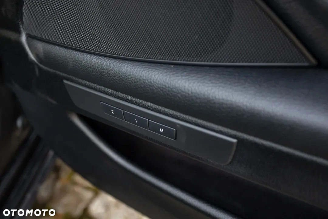 BMW Seria 5 530d xDrive - 26