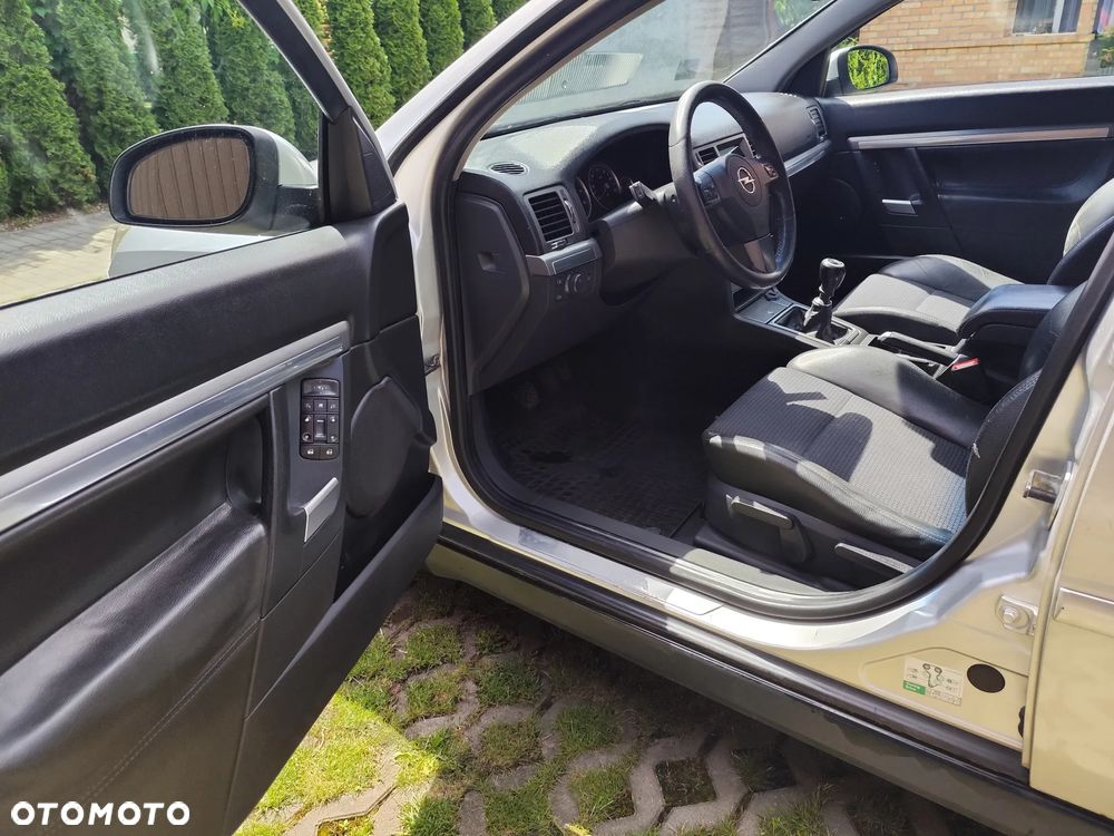 Opel Vectra 1.9 CDTI DPF Cosmo - 8