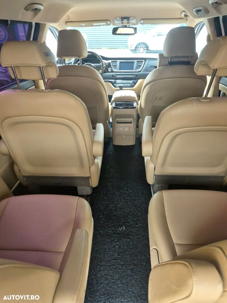 Kia Carnival - 14