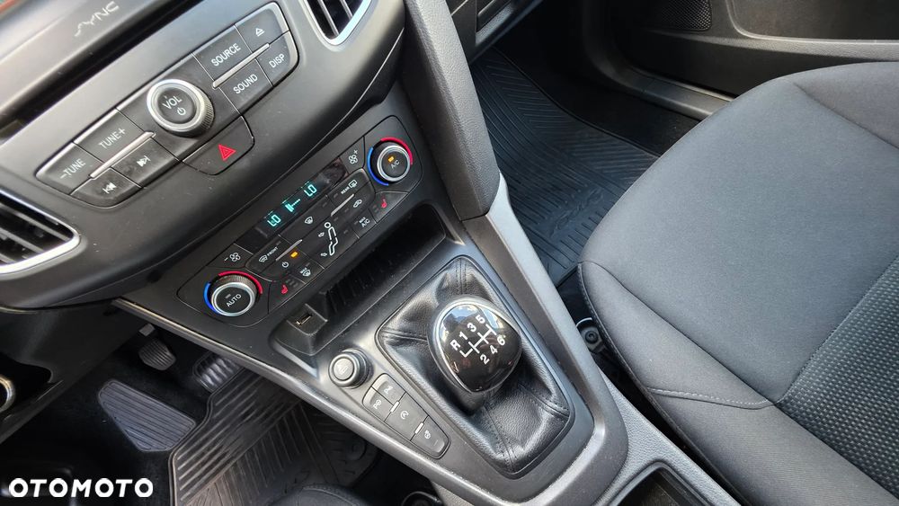 Ford Focus 1.0 EcoBoost Titanium - 15