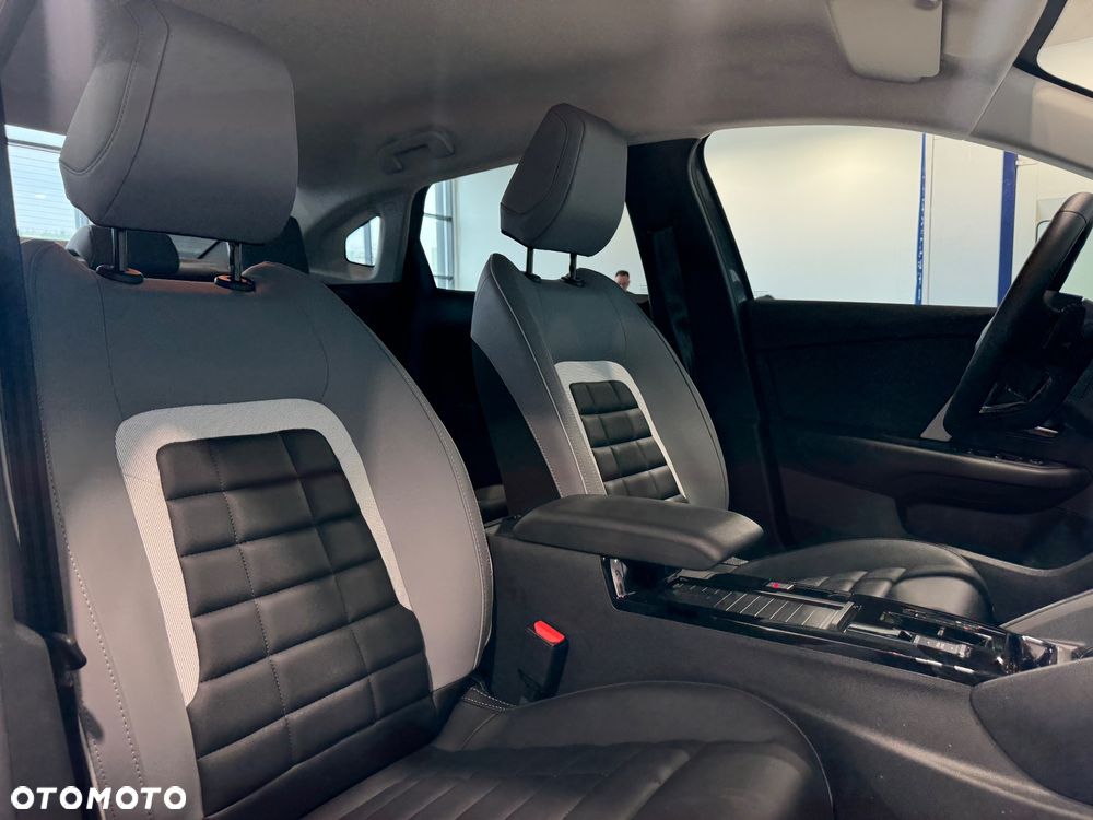 Citroën C4 1.2 mHEV Max eDCT6 - 11