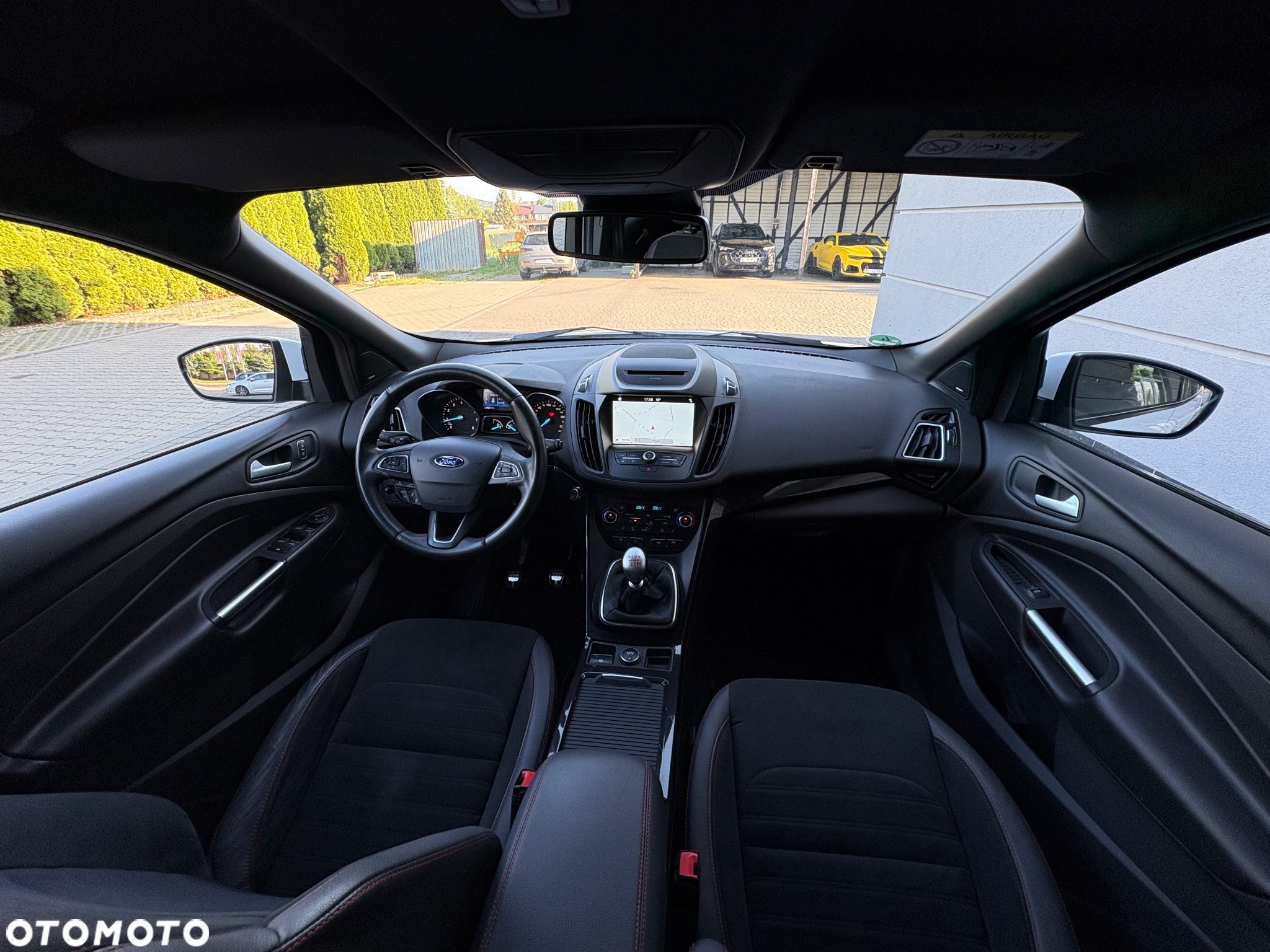 Ford Kuga 1.5 EcoBoost 2x4 ST-Line - 9