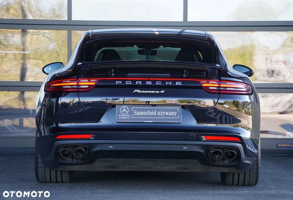 Porsche Panamera 4 E-Hybrid 10 Years Edition - 7