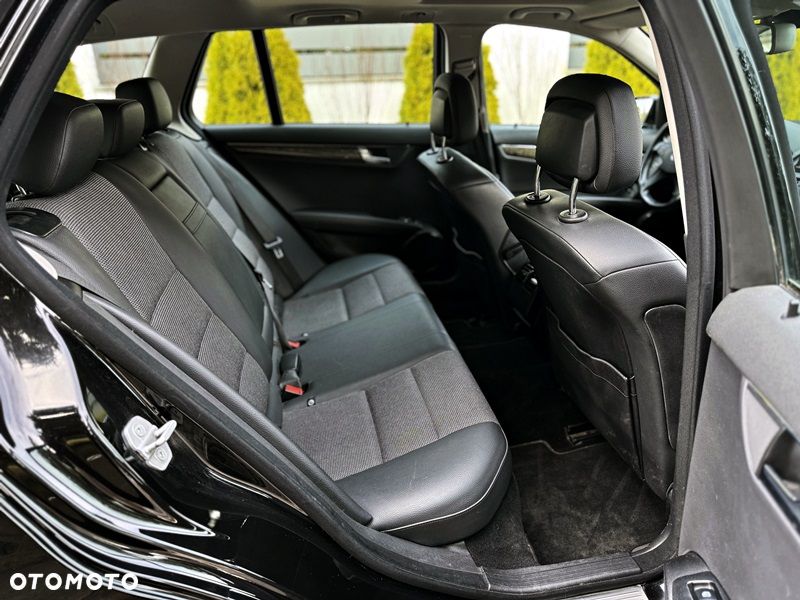 Mercedes-Benz Klasa C 220 CDI DPF Automatik BlueEFFICIENCY Avantgarde - 11