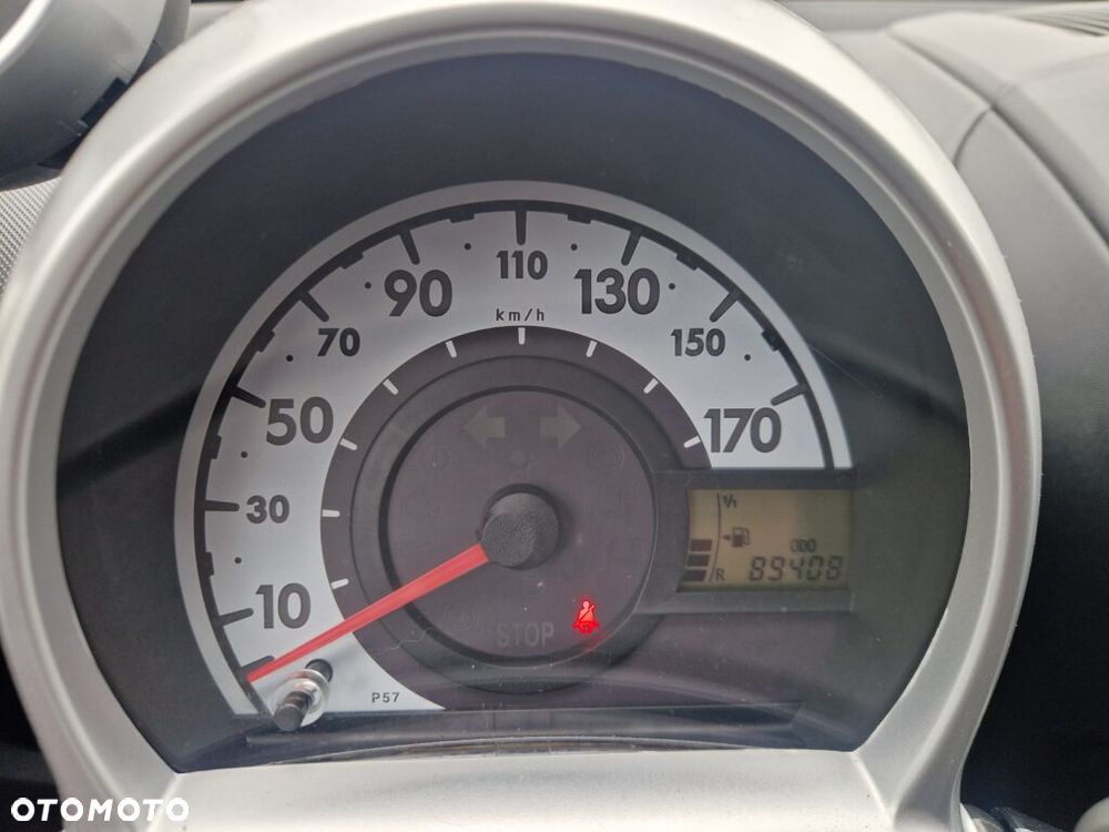 Peugeot 107 (70) 68 envy - 19