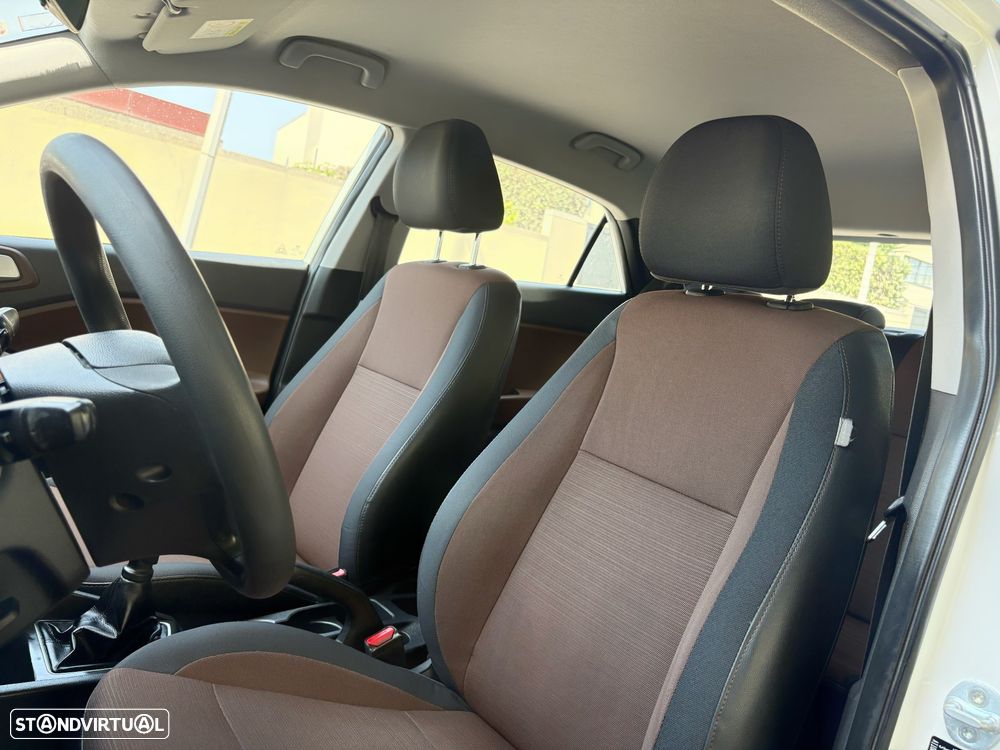 Hyundai i20 1.2 Access Plus - 11