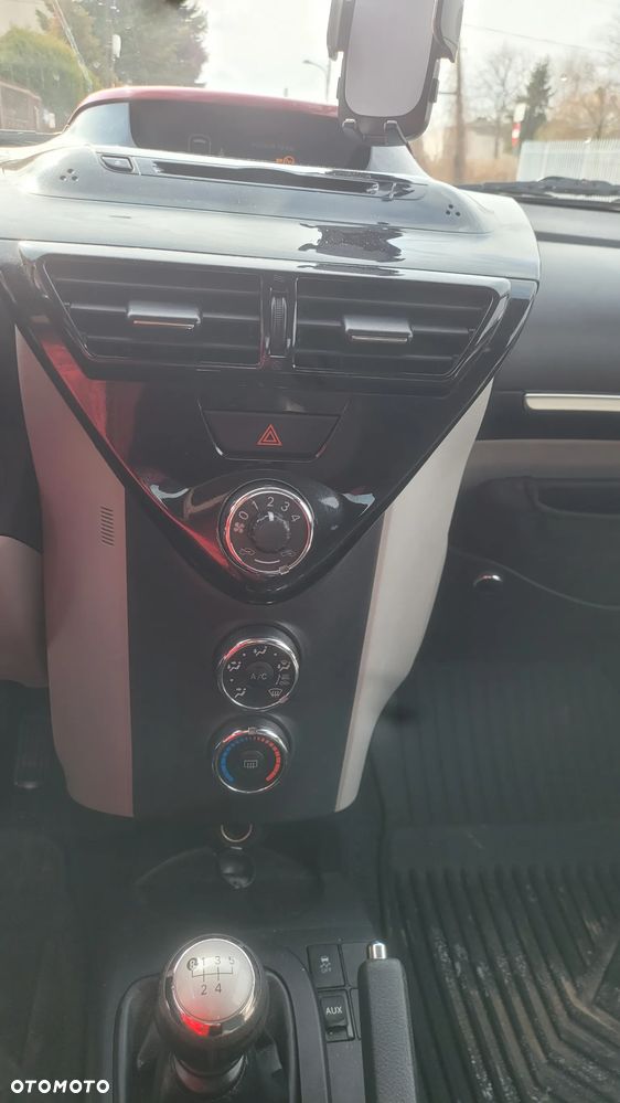 Toyota iQ 1.0 Sol EU5 - 8