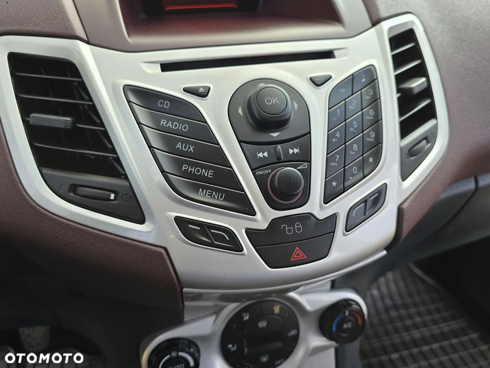 Ford Fiesta 1.4 Titanium - 17