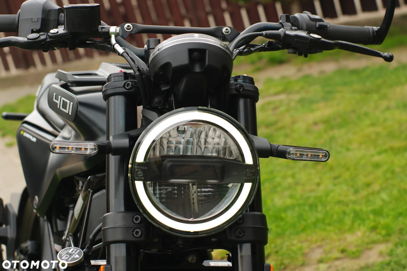 Husqvarna Svartpilen - 11