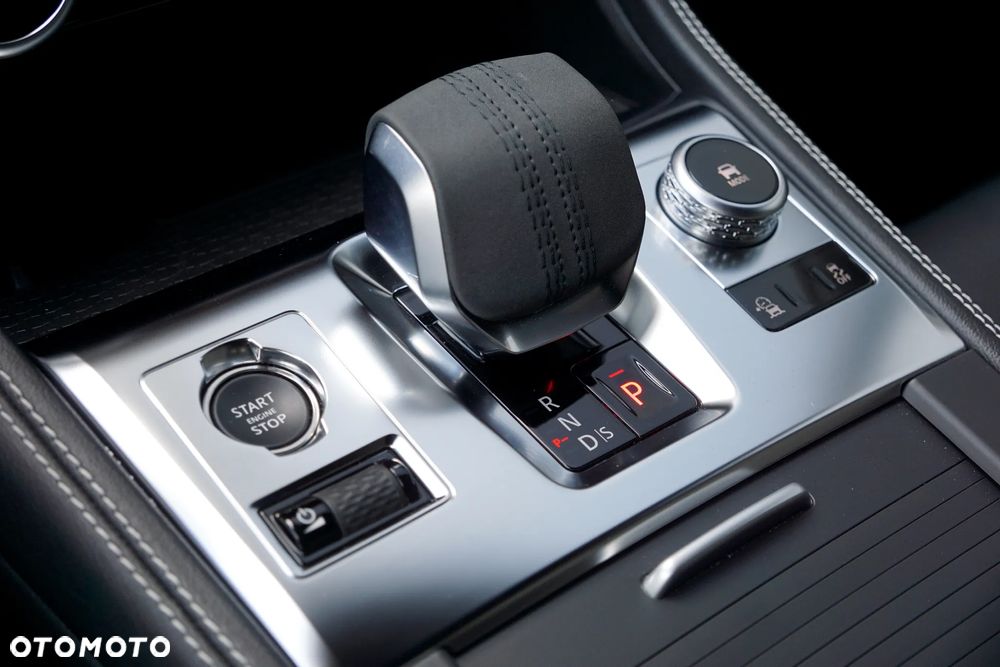 Jaguar F-Pace D200 AWD R-Dynamic S - 24