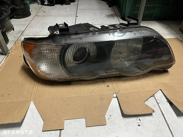 LAMPA PRZEDNIA PRZÓD PRAWA BMW X5 E53 0106