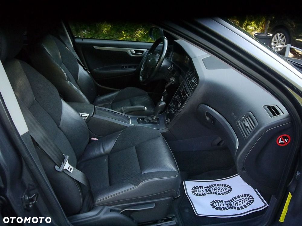 Volvo V70 2.5T AWD Momentum - 27