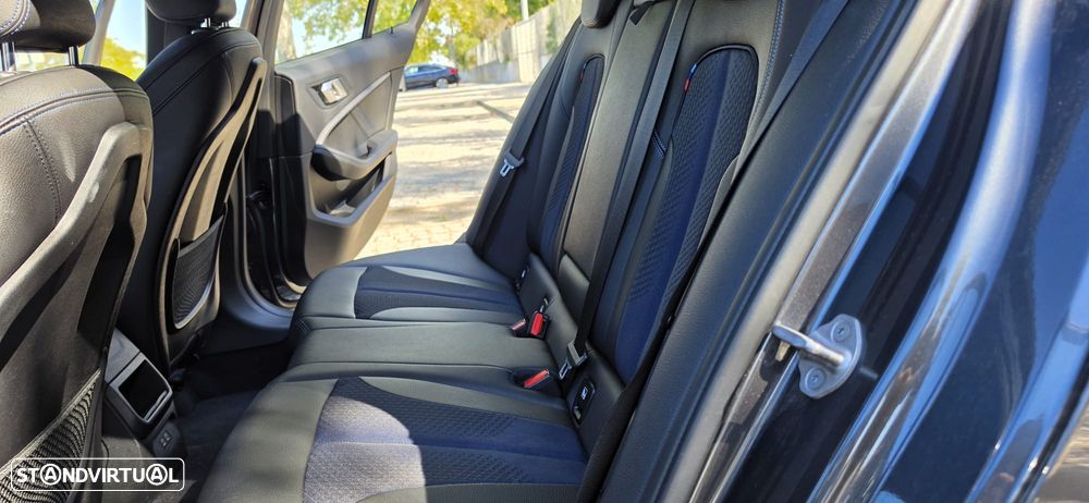 BMW 116 d Pack Desportivo M Auto - 23