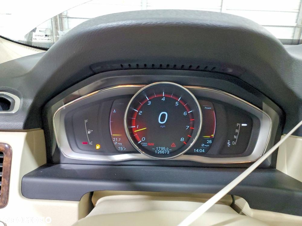 Volvo XC 70 - 10