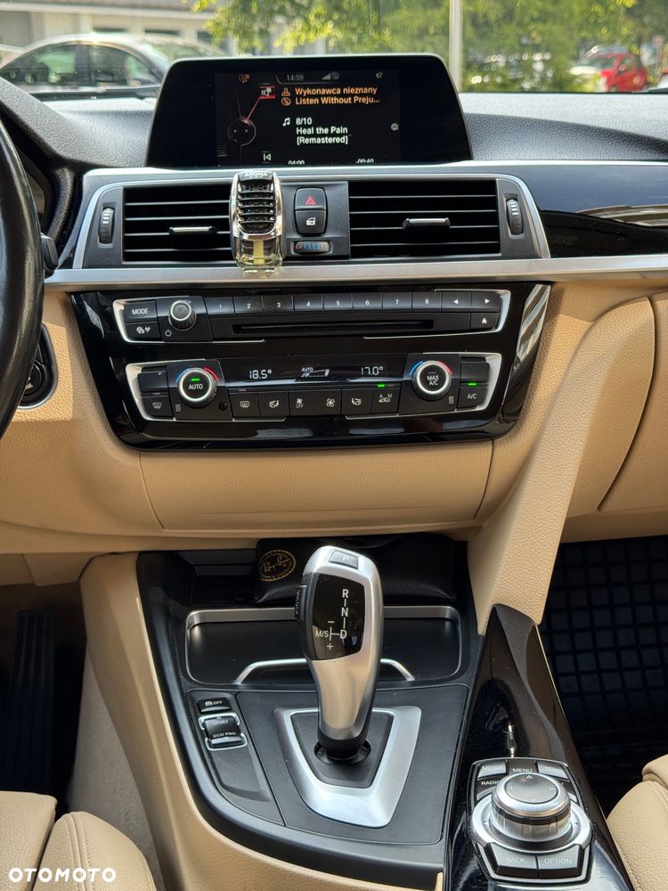 BMW Seria 3 318i - 11