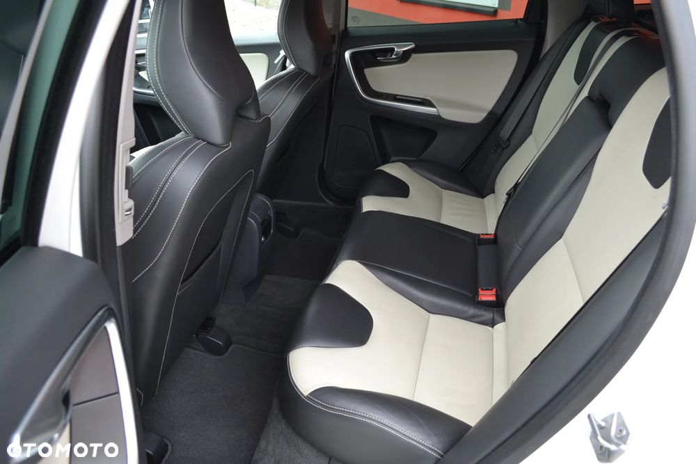 Volvo XC 60 D3 Drive-E Kinetic - 10
