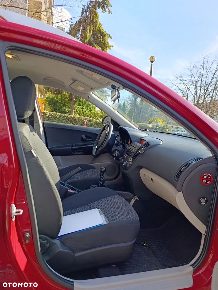 Kia Ceed 1.6 Comfort - 24