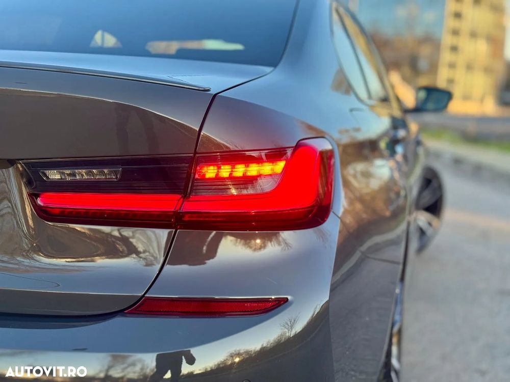 BMW Seria 3 320i Aut. M Sport - 12