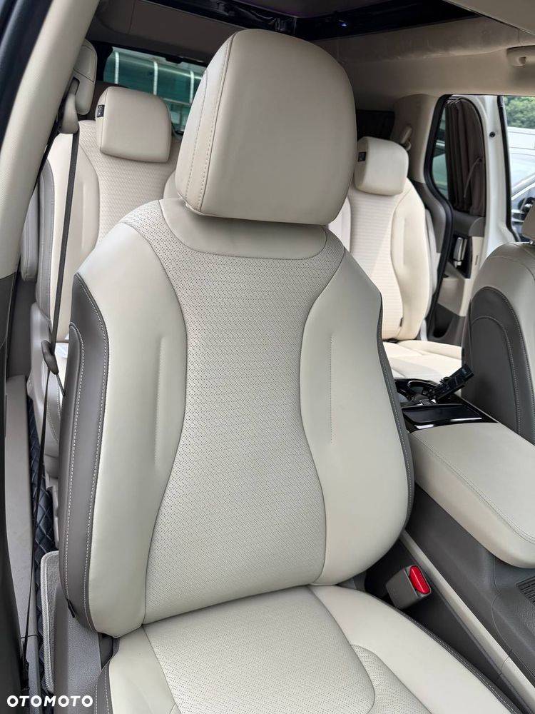 Kia Carnival - 36