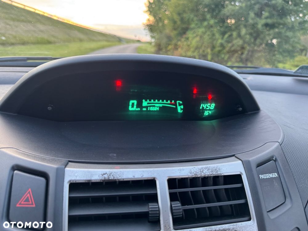 Toyota Yaris 1.33 Prestige - 37