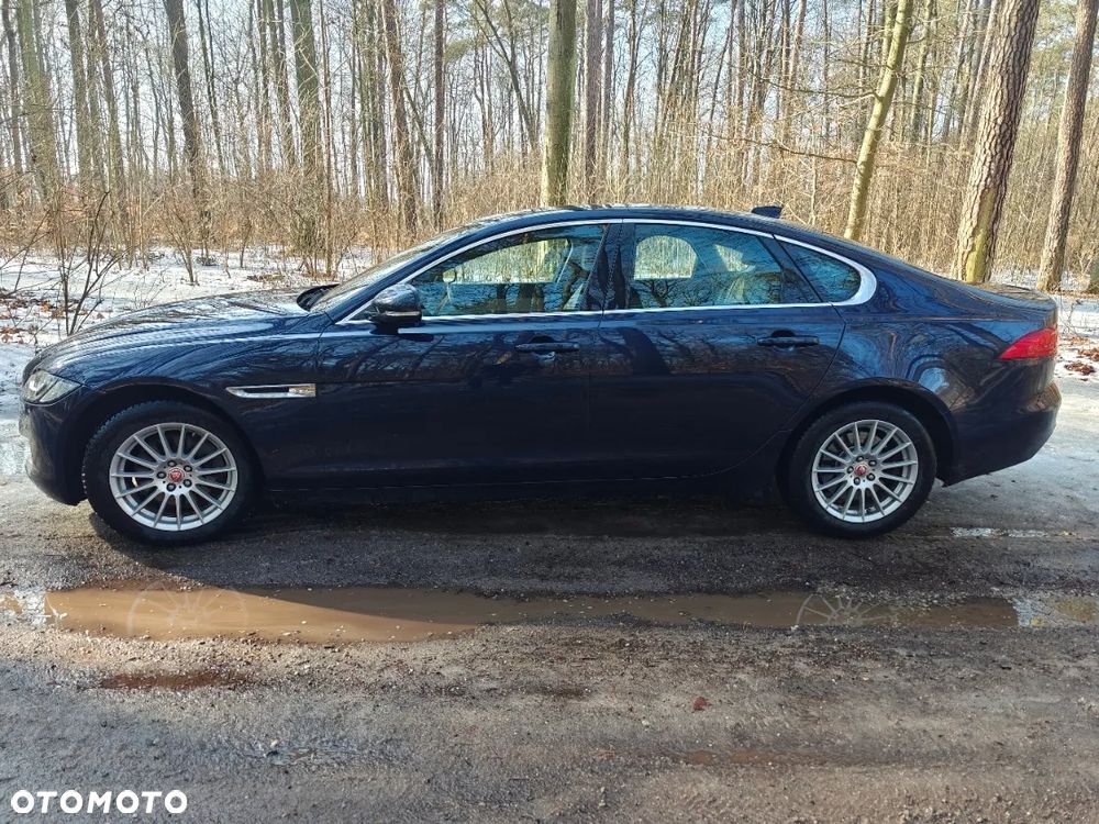 Jaguar XF 25t AWD Prestige - 3