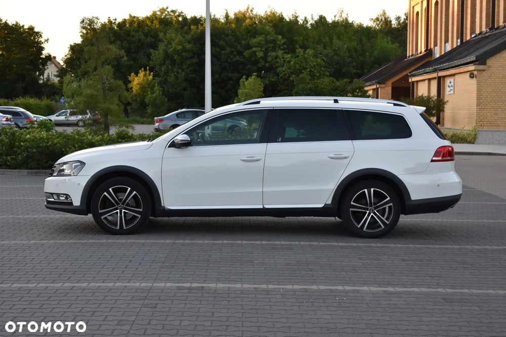 Volkswagen Passat 2.0 TDI BlueMotion Technology Exclusive - 5