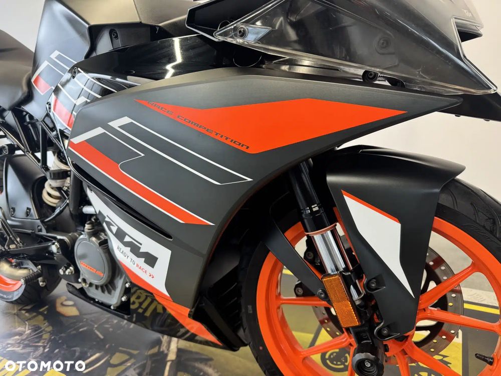 KTM RC 125 - 9