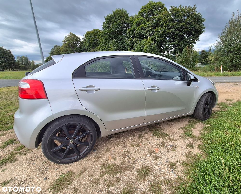 Kia Rio 1.1 CRDI Attract - 4