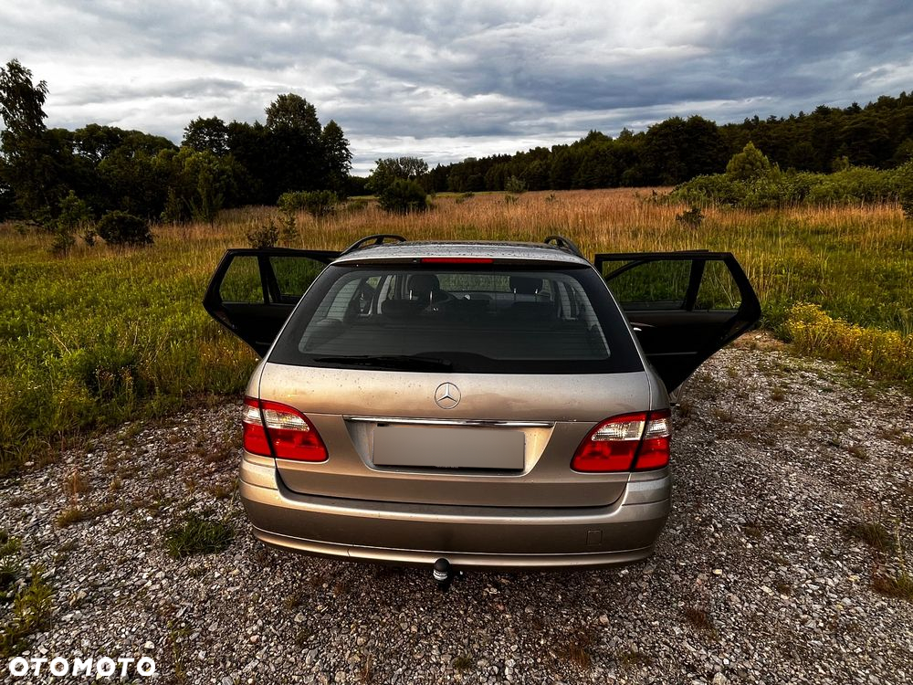 Mercedes-Benz Klasa E 200 T Kompressor Automatik Classic - 5
