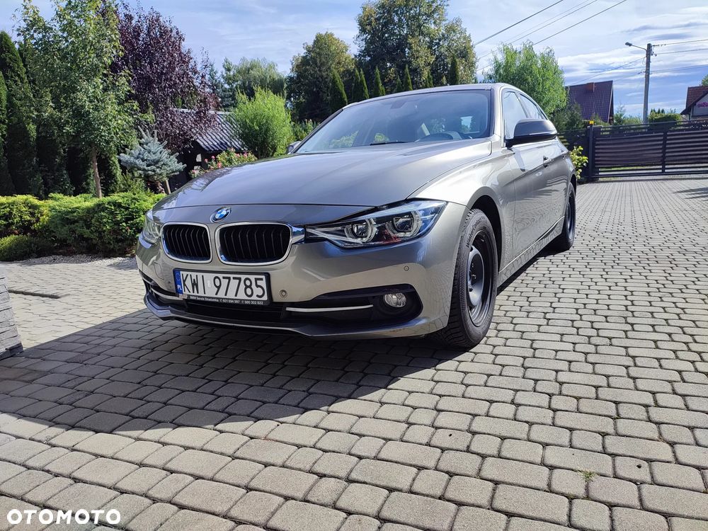 BMW Seria 3 320d Sport Line - 4