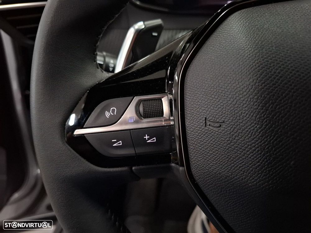 Peugeot 2008 1.2 Hybrid Allure e-DCS6 - 16