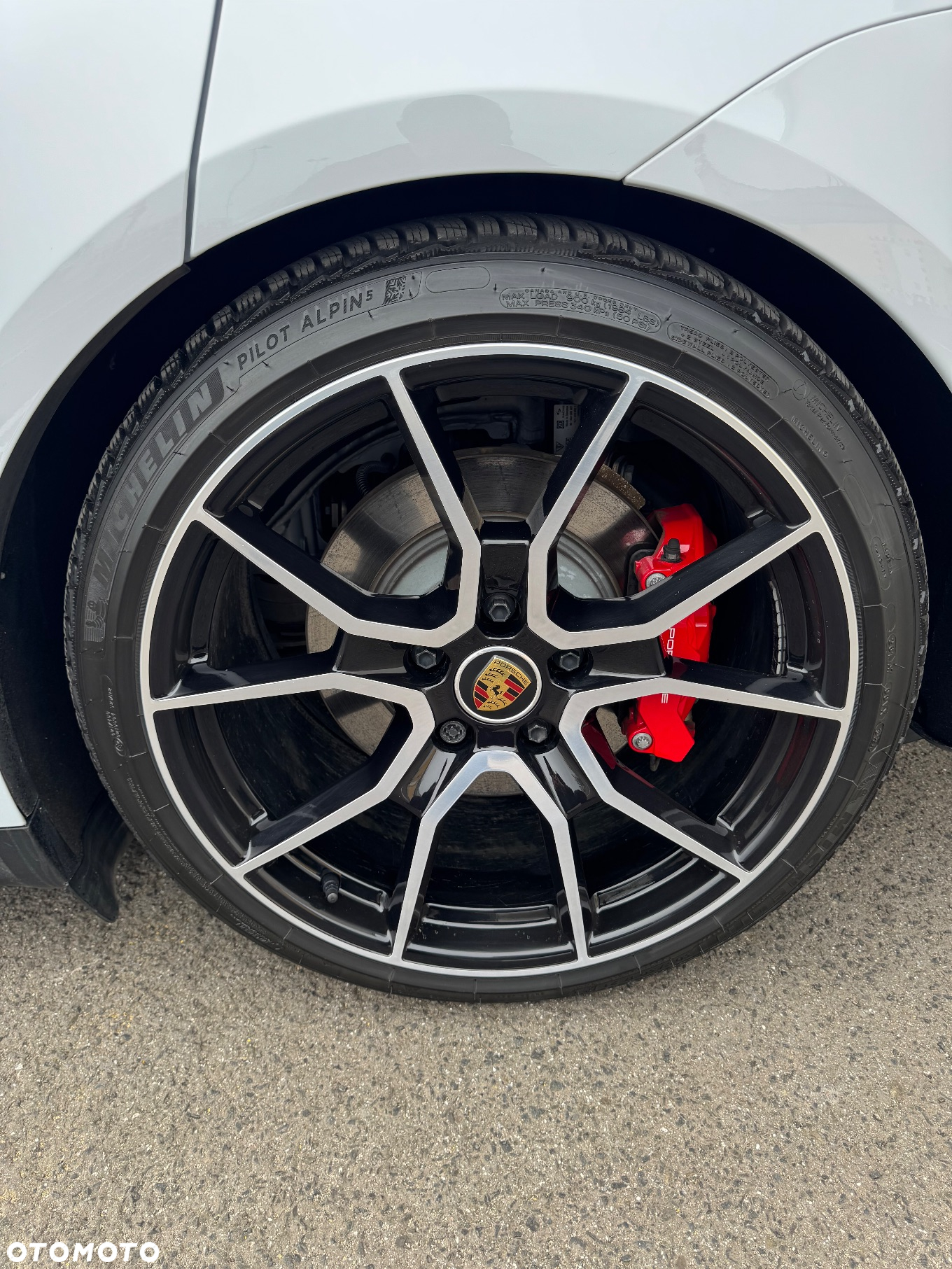 Porsche Taycan GTS Sport Turismo - 23