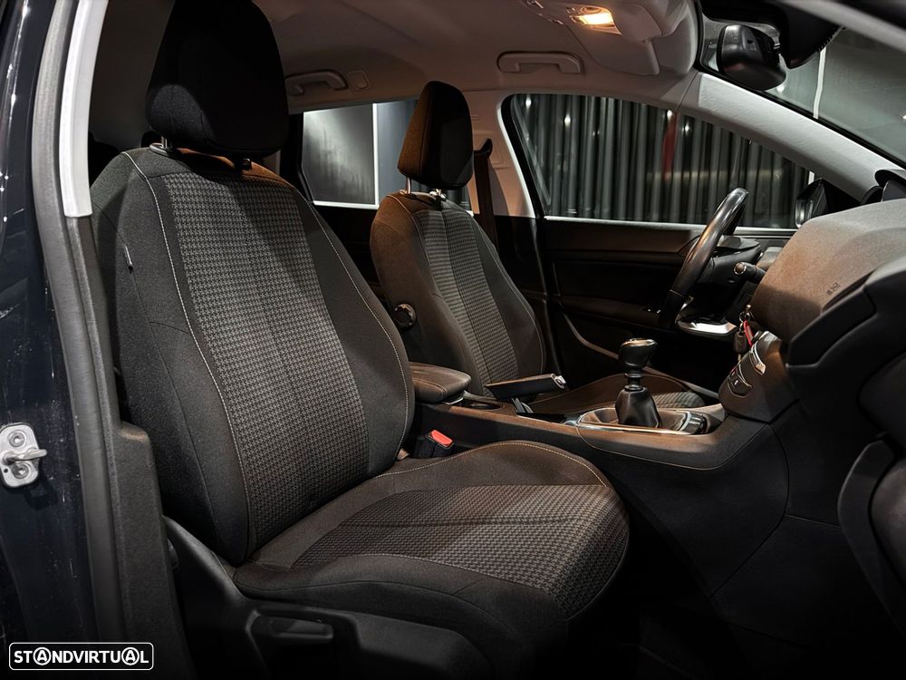 Peugeot 308 SW 1.2 PureTech Active Pack - 28