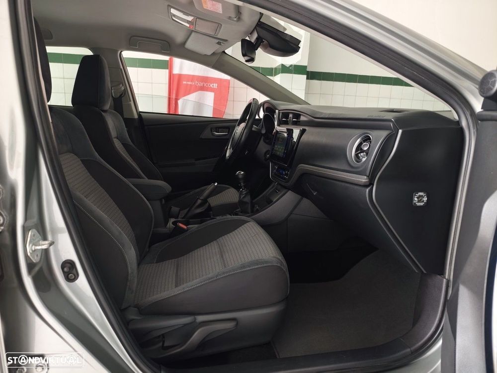 Toyota Auris Touring Sports 1.4 D-4D Comfort+Pack Sport - 11