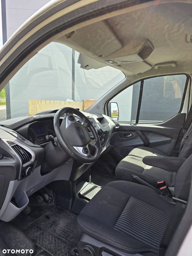 Ford TRANSIT CUSTOM - 9