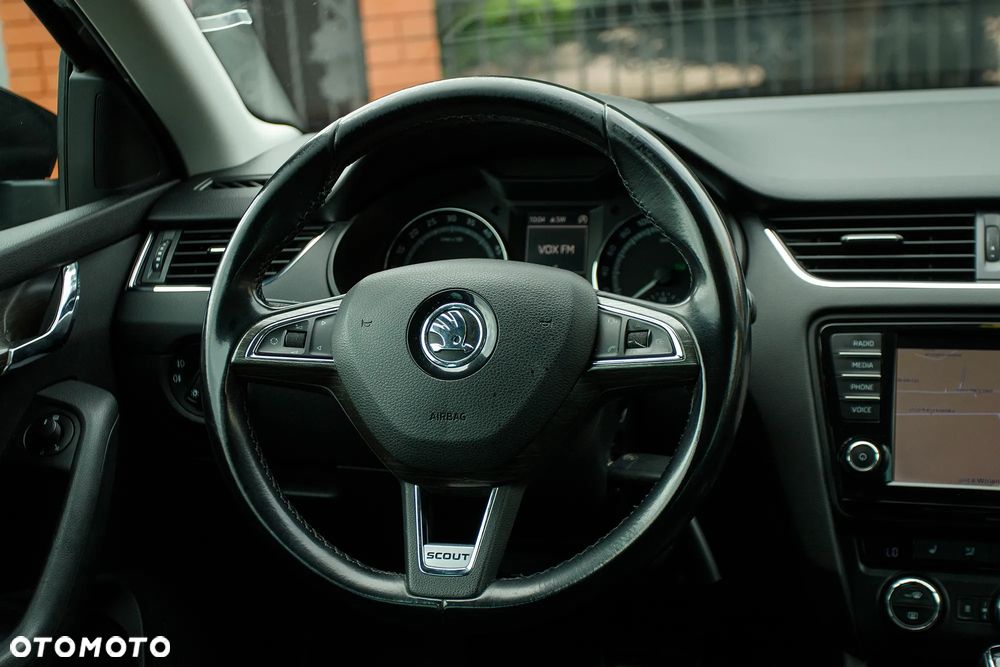 Skoda Octavia 2.0 TDI 4x4 DSG Scout - 27