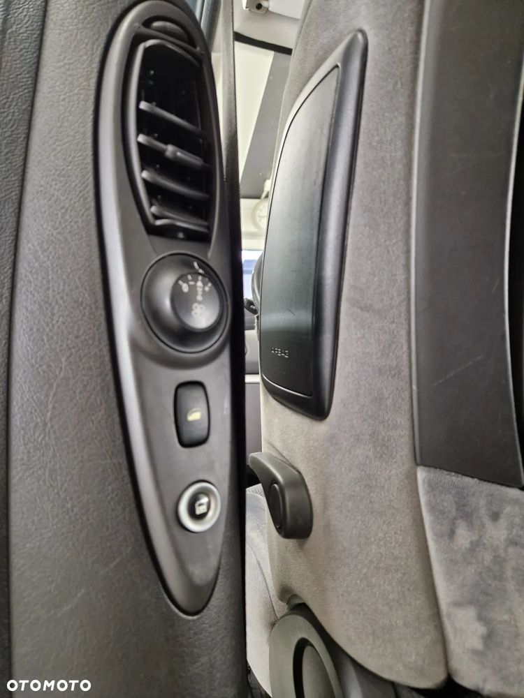 Peugeot 807 HDi 135 Family - 21