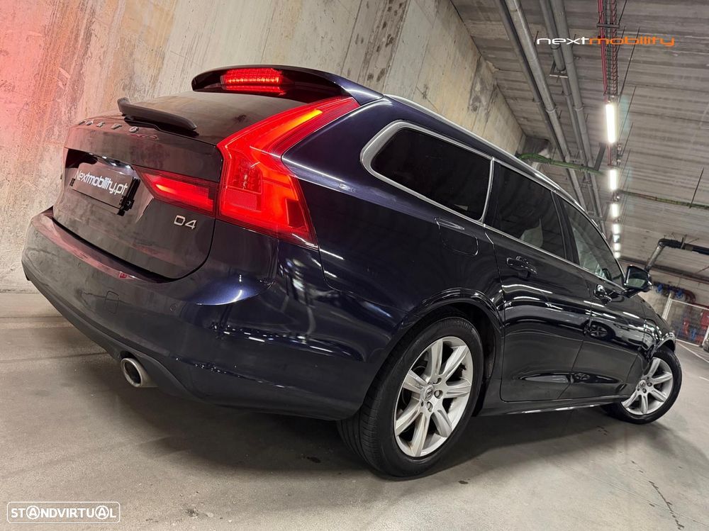Volvo V90 2.0 D4 Momentum B.Pack Geartronic - 2