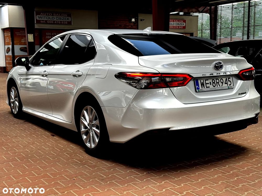 Toyota Camry - 5