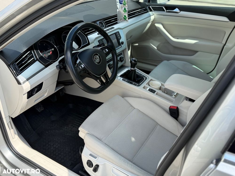 Volkswagen Passat 2.0 TDI (BlueMotion Technology) Highline - 11