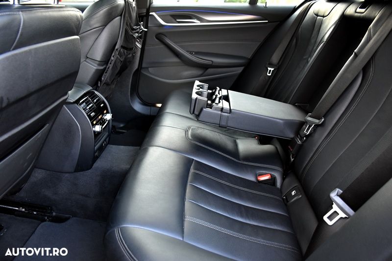 BMW Seria 5 520i AT MHEV - 22