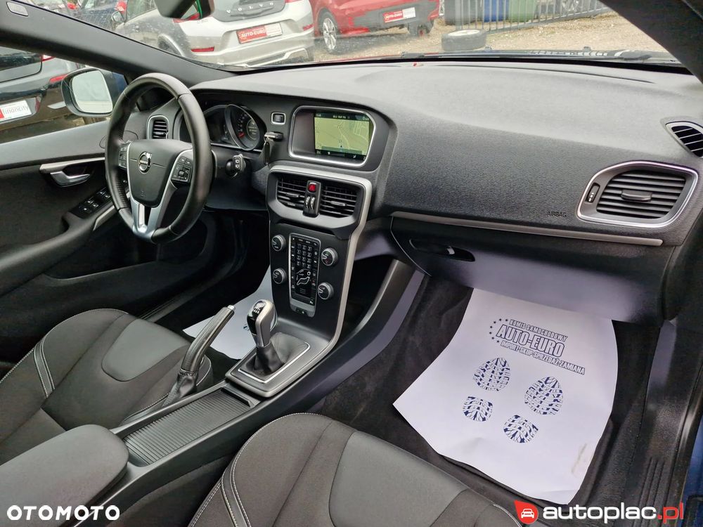 Volvo V40 D2 Momentum - 22