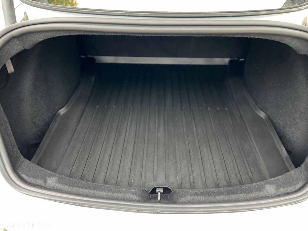 Tesla Model 3 Long Range AWD - 30