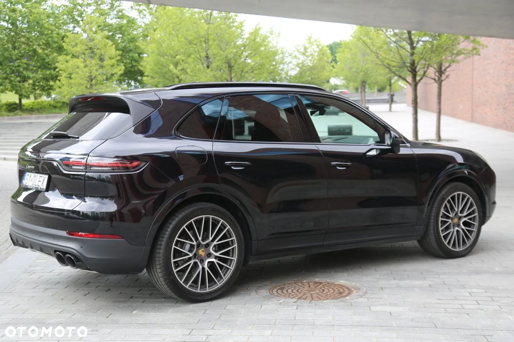 Porsche Cayenne - 26